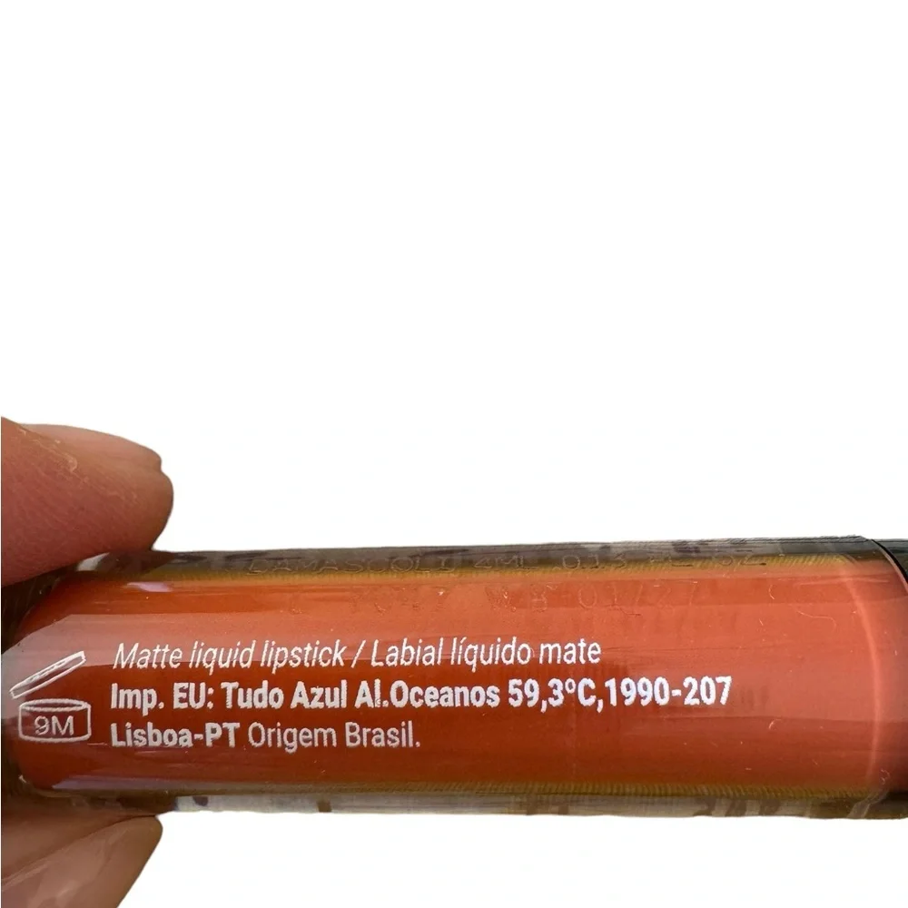 Botica Instamatte Liquid Matte Lipcolor in coral. NWT